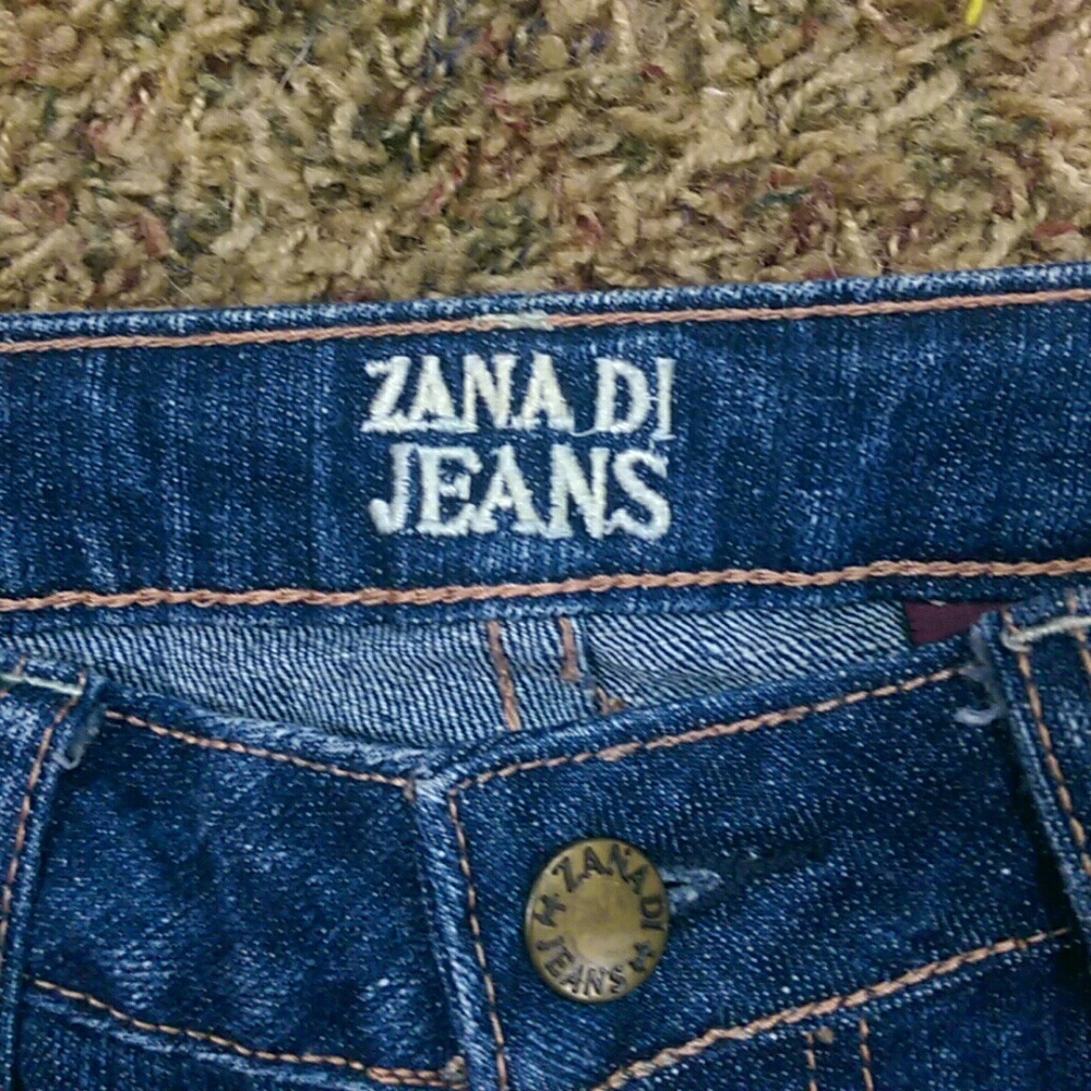 Jeans - Picture 2 of 5